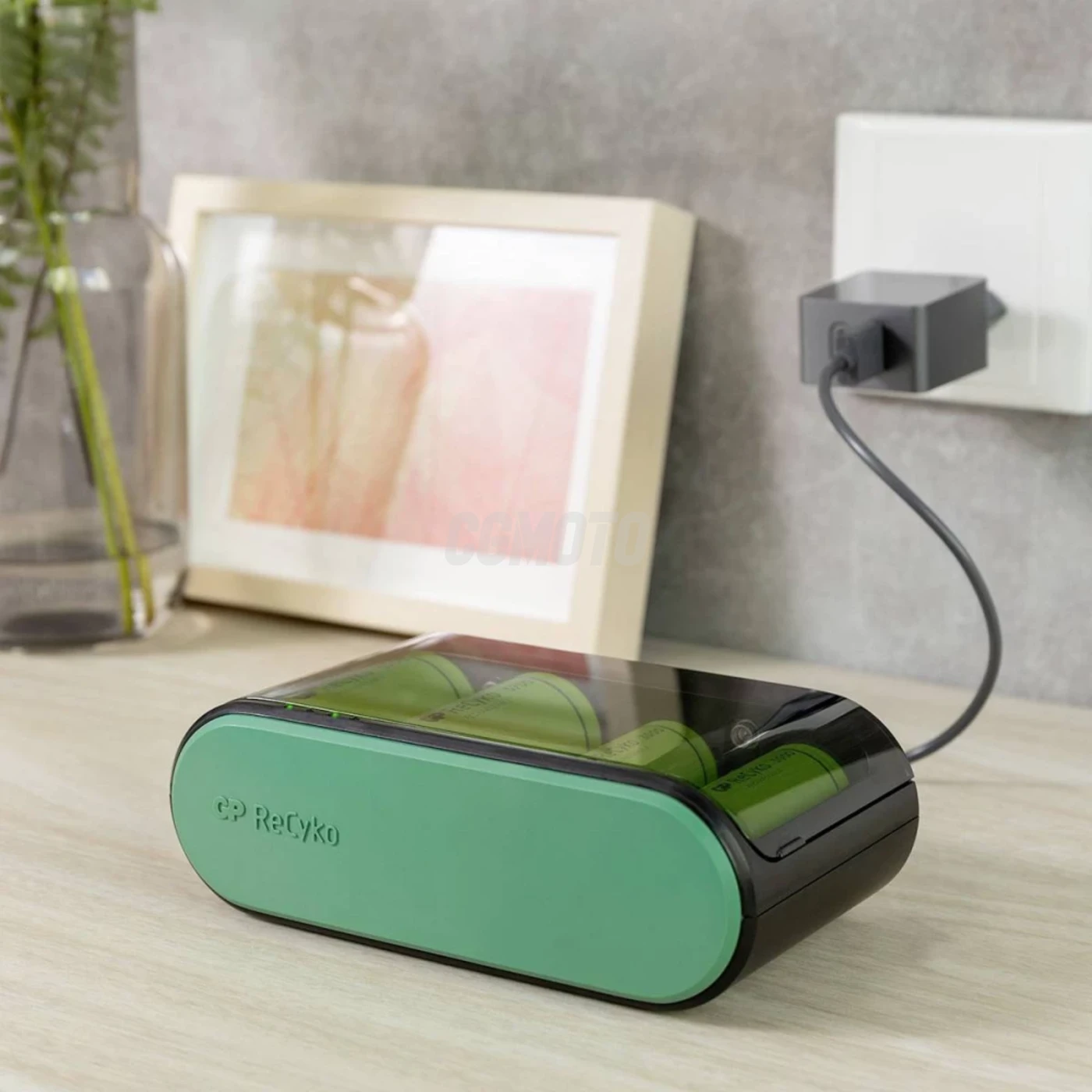 Cargador universal GP B631 Recharge : AA / AAA / C / D / 9V NiMH - pilas no incluidas Cargador universal GP B631 Recharge : AA / AAA / C / D / 9V NiMH - pilas no incluidas
